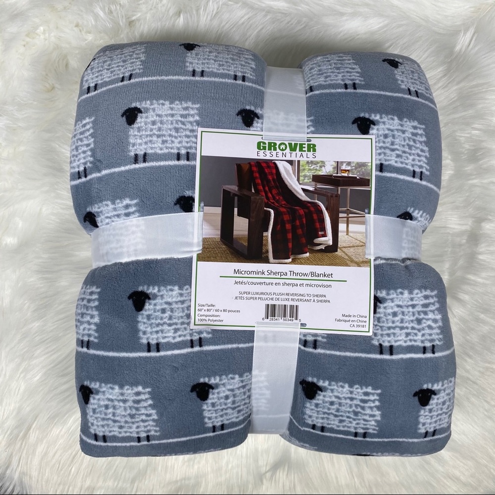 ✨SALE✨Sheep Squared Micromink Sherpa Throw - Picture 1 of 3